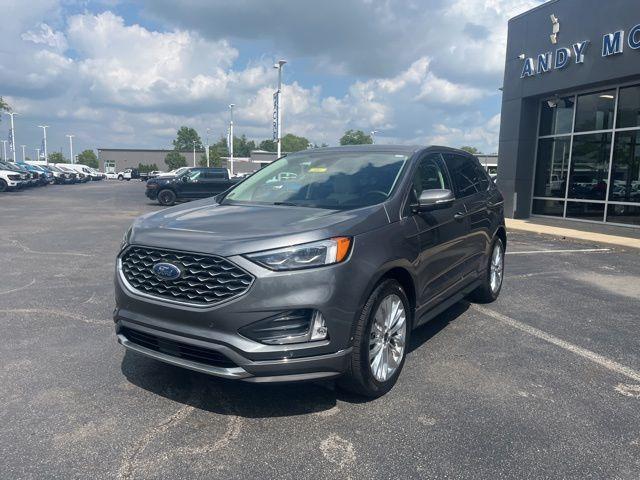 Photo of 2024 Carbonized Gray Metallic Ford Edge
