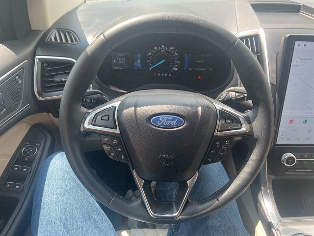 Photo of 2024 Carbonized Gray Metallic Ford Edge