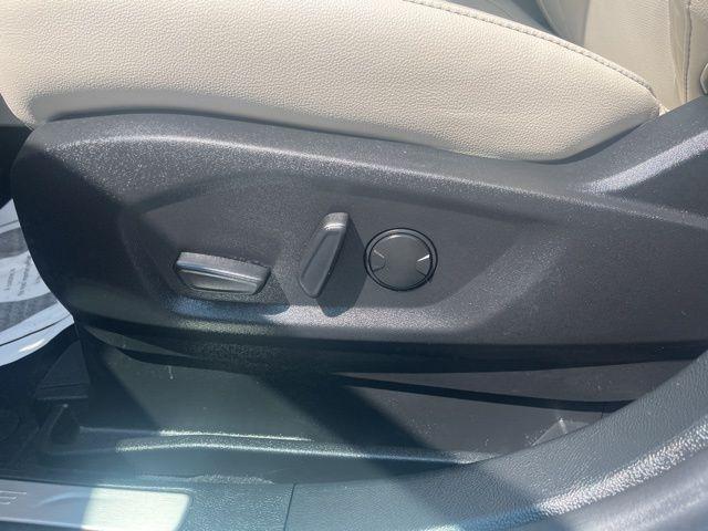 Photo of 2024 Carbonized Gray Metallic Ford Edge