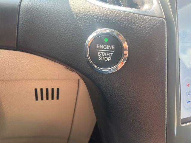 Photo of 2024 Carbonized Gray Metallic Ford Edge