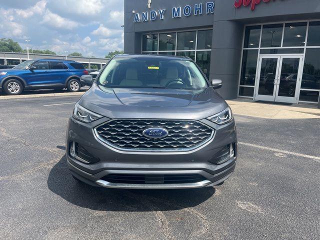 Photo of 2024 Carbonized Gray Metallic Ford Edge