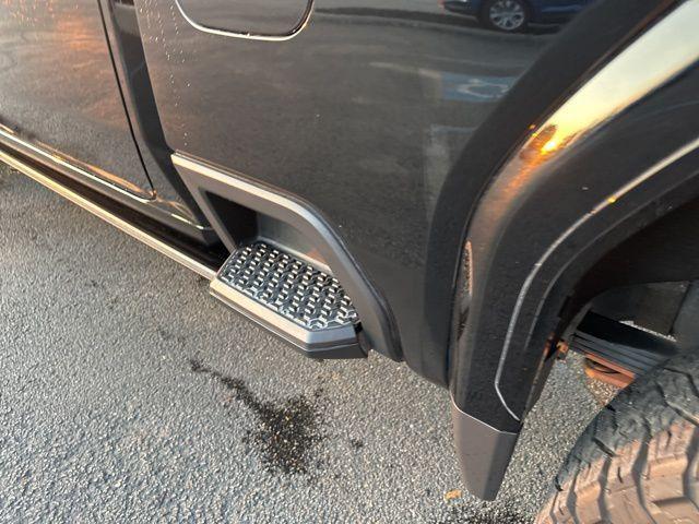 Photo of 2024 Onyx Black GMC Sierra 2500