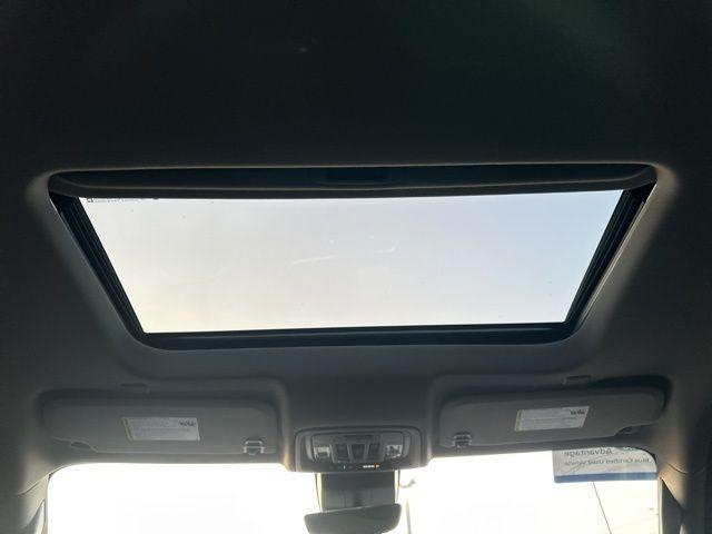 Photo of 2024 Onyx Black GMC Sierra 2500
