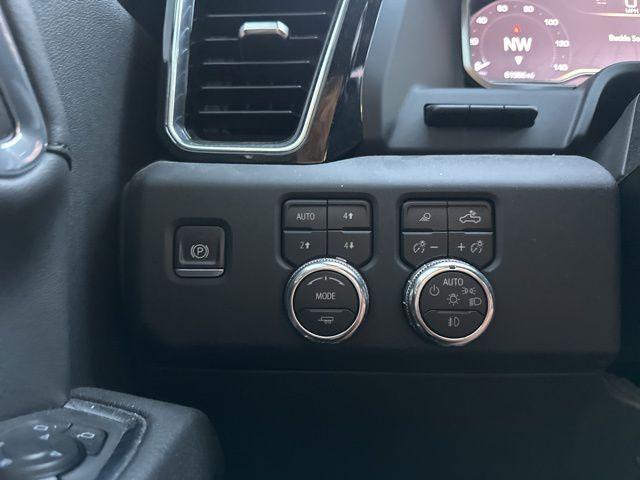 Photo of 2024 Onyx Black GMC Sierra 2500