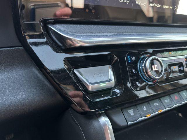 Photo of 2024 Onyx Black GMC Sierra 2500