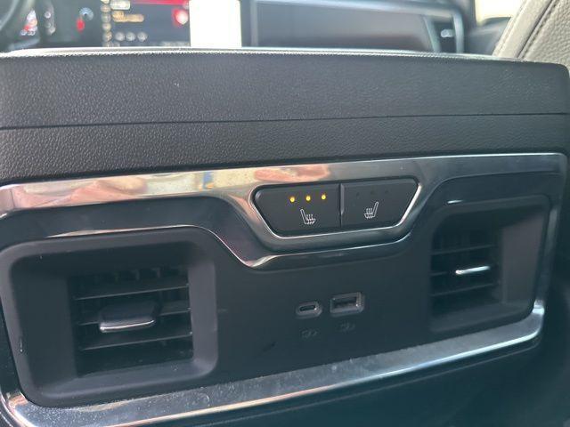 Photo of 2024 Onyx Black GMC Sierra 2500