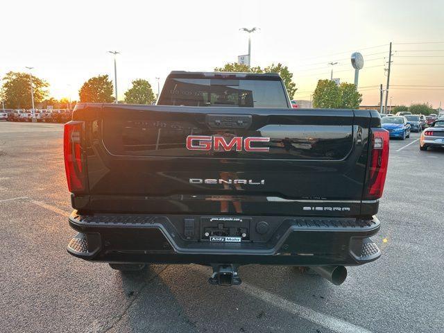 Photo of 2024 Onyx Black GMC Sierra 2500