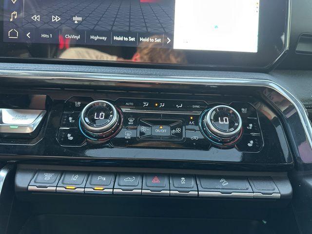 Photo of 2024 Onyx Black GMC Sierra 2500