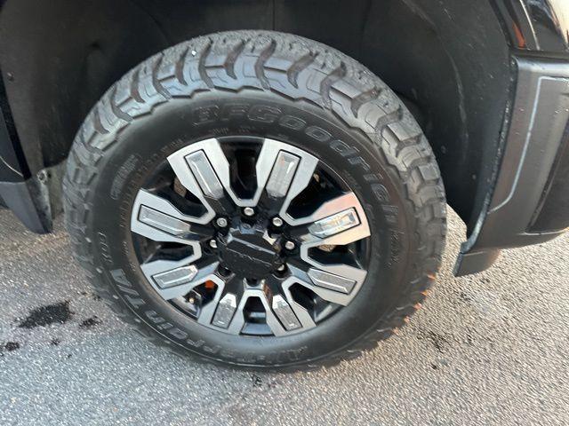 Photo of 2024 Onyx Black GMC Sierra 2500
