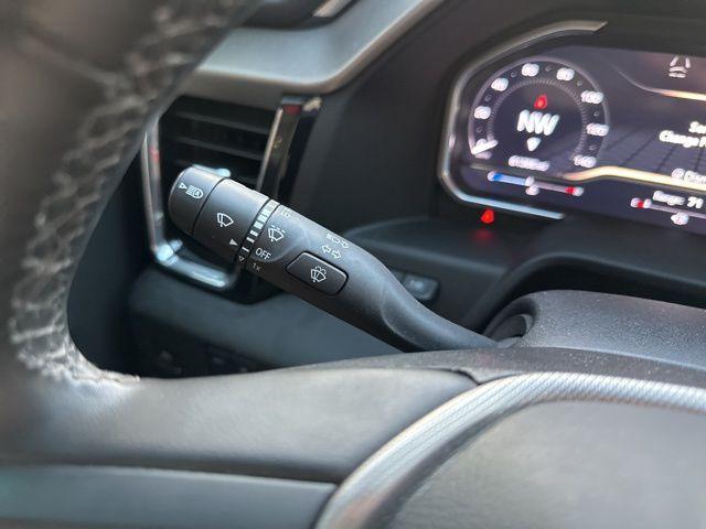 Photo of 2024 Onyx Black GMC Sierra 2500