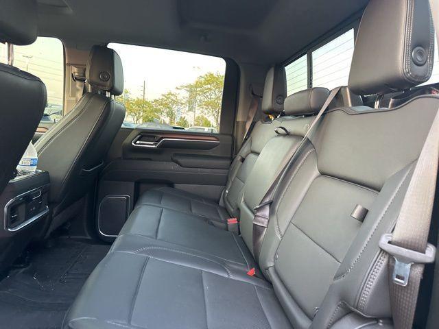Photo of 2024 Onyx Black GMC Sierra 2500