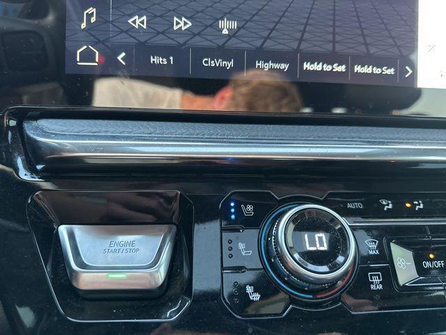 Photo of 2024 Onyx Black GMC Sierra 2500