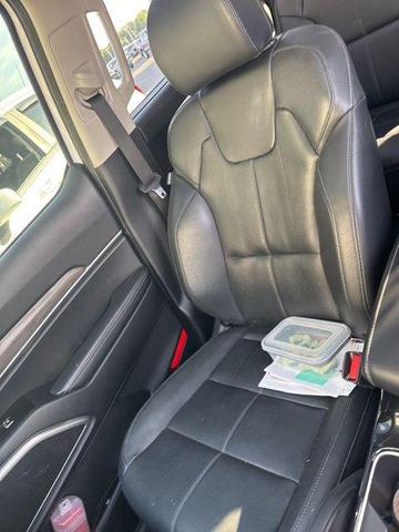 Photo of 2022 Glacial White Pearl Kia Telluride