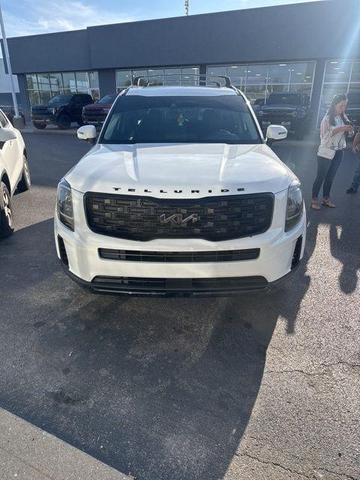 Photo of 2022 Glacial White Pearl Kia Telluride