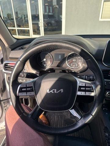 Photo of 2022 Glacial White Pearl Kia Telluride