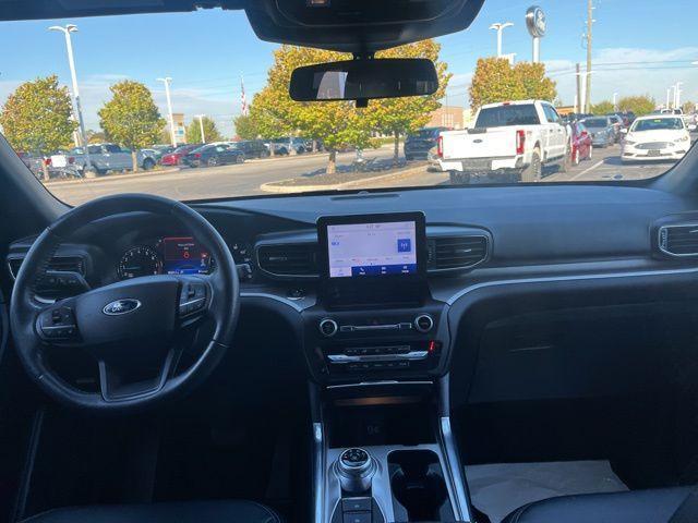 Photo of 2020 Agate Black Metallic Ford Explorer