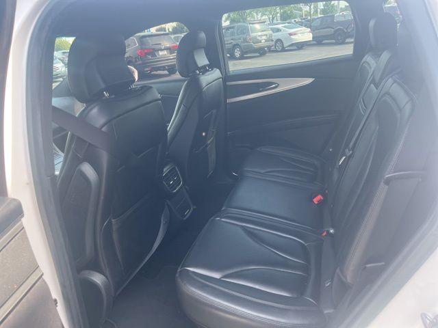 Photo of 2019 White Platinum Lincoln Nautilus