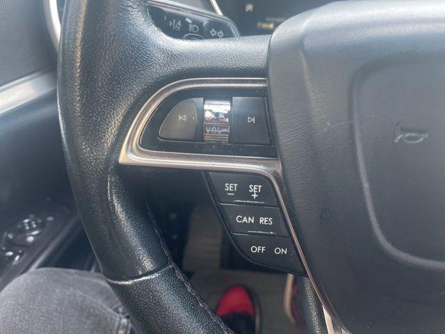Photo of 2019 White Platinum Lincoln Nautilus