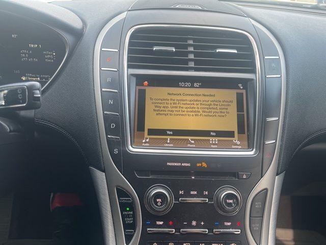 Photo of 2019 White Platinum Lincoln Nautilus