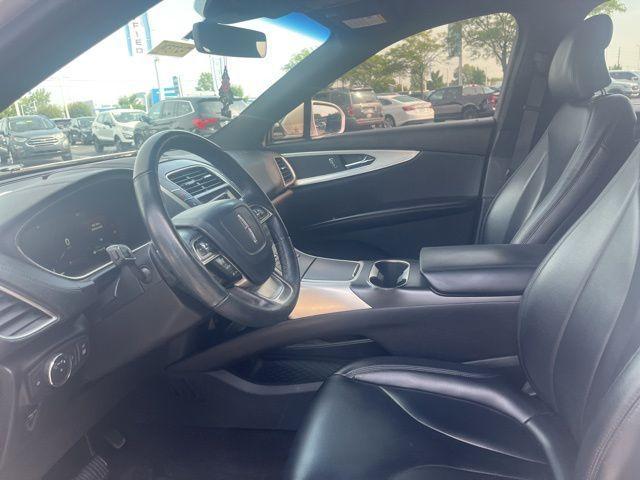 Photo of 2019 White Platinum Lincoln Nautilus