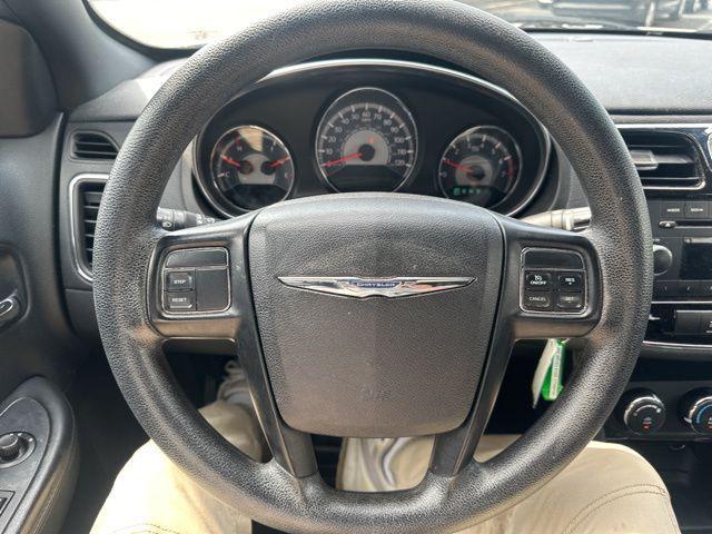 Photo of 2014 Bright White Clearcoat Chrysler 200