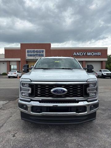 Photo of 2025 Oxford White Ford F-350