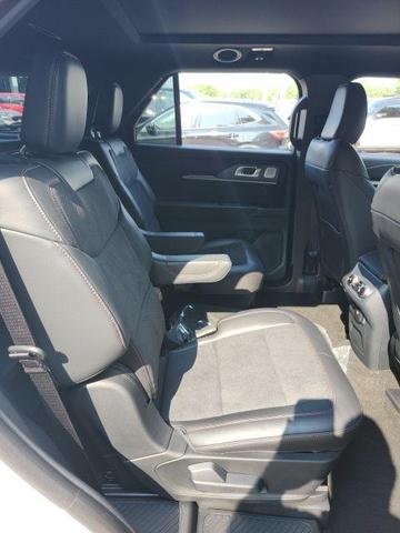 Photo of 2025 White Ford Explorer