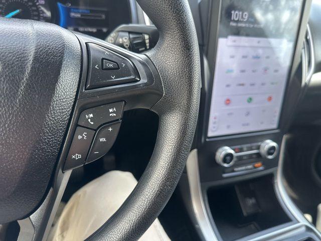 Photo of 2022 Agate Black Metallic Ford Edge