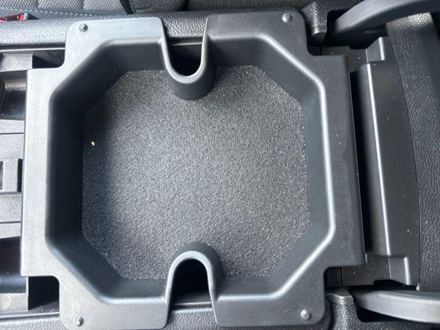 Photo of 2022 Agate Black Metallic Ford Edge
