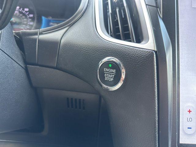 Photo of 2022 Agate Black Metallic Ford Edge