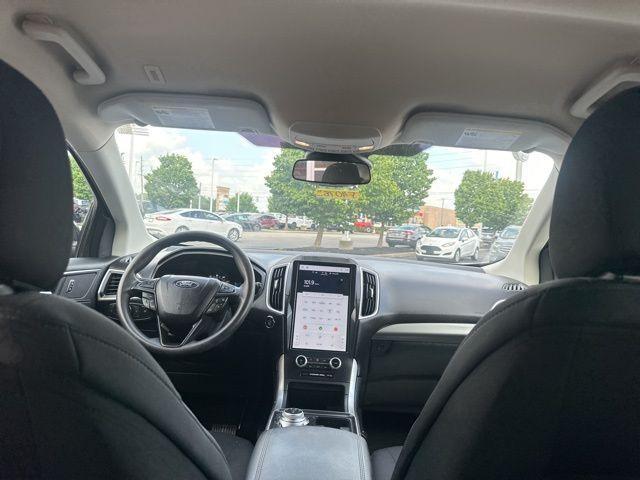Photo of 2022 Agate Black Metallic Ford Edge