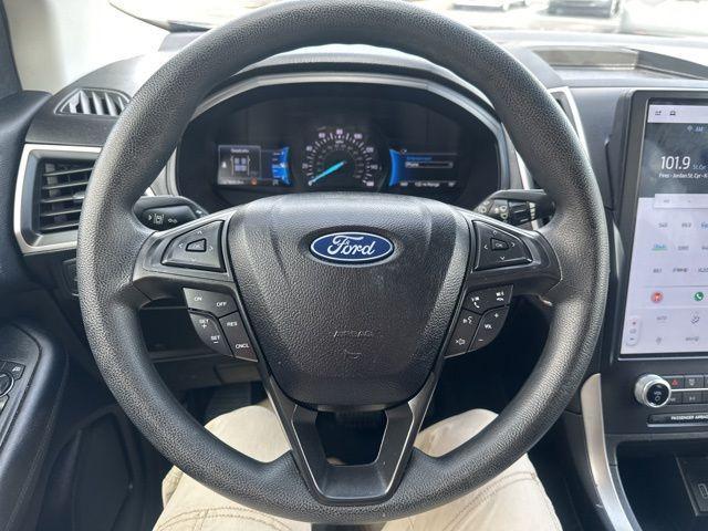 Photo of 2022 Agate Black Metallic Ford Edge