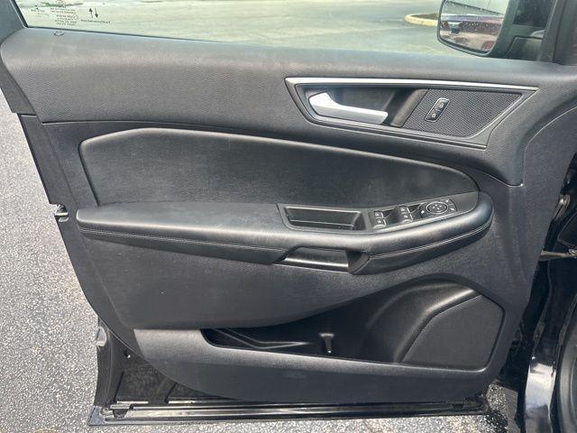 Photo of 2022 Agate Black Metallic Ford Edge