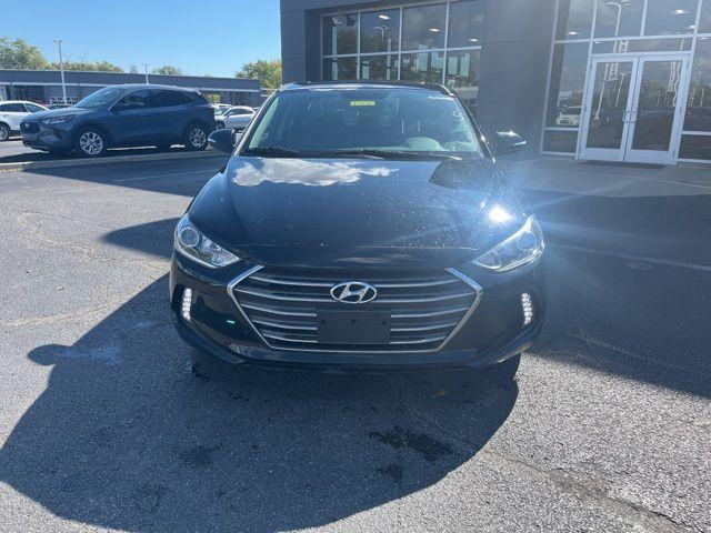 Photo of 2017 Diamond Black Hyundai ELANTRA