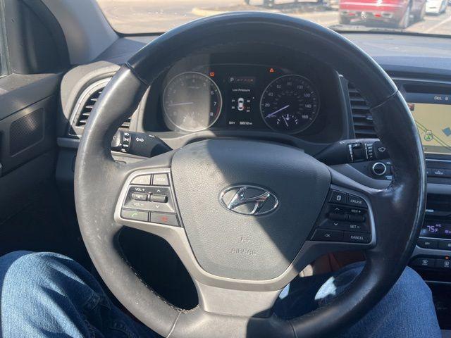 Photo of 2017 Diamond Black Hyundai ELANTRA