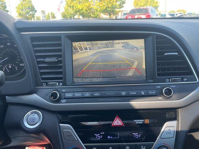 Photo of 2017 Diamond Black Hyundai ELANTRA