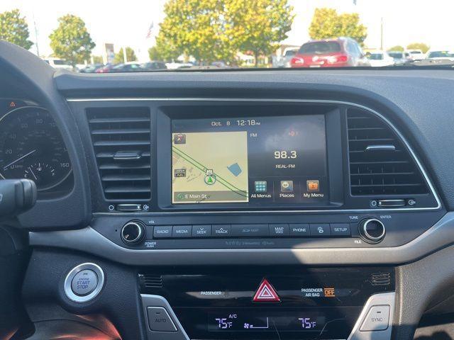 Photo of 2017 Diamond Black Hyundai ELANTRA