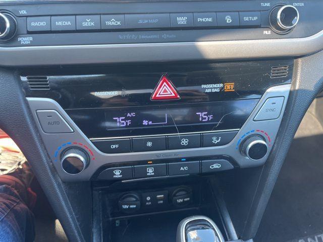 Photo of 2017 Diamond Black Hyundai ELANTRA