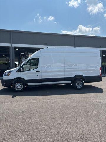 Photo of 2025 Oxford White Ford Transit-350