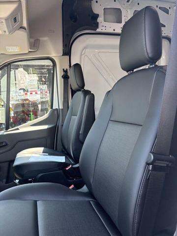Photo of 2025 Oxford White Ford Transit-350