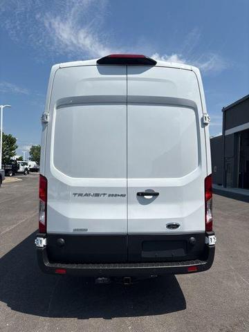 Photo of 2025 Oxford White Ford Transit-350