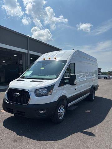Photo of 2025 Oxford White Ford Transit-350