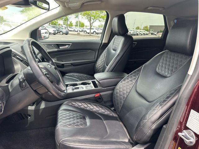 Photo of 2024 Burgundy Velvet Metallic Tinted Clearcoat Ford Edge