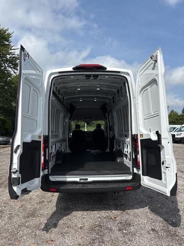 Photo of 2025 Oxford White Ford Transit-350