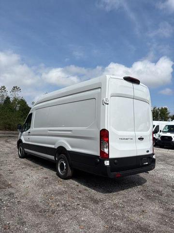 Photo of 2025 Oxford White Ford Transit-350