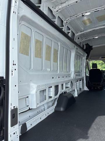 Photo of 2025 Oxford White Ford Transit-350