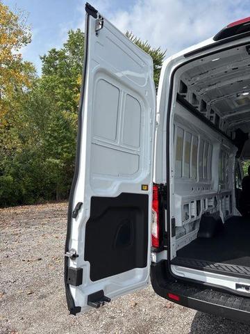 Photo of 2025 Oxford White Ford Transit-350
