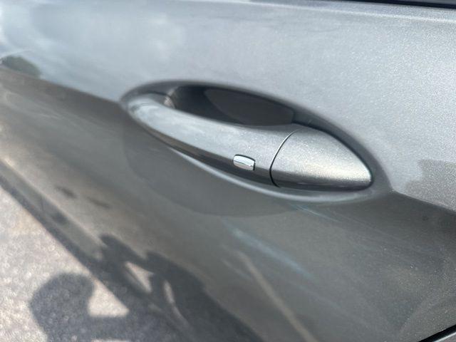 Photo of 2018 Pearl Metallic Buick Regal Sportback