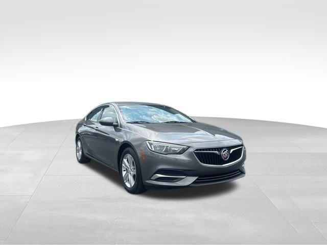 Photo of 2018 Pearl Metallic Buick Regal Sportback