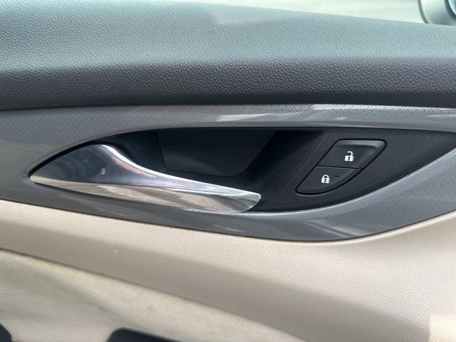 Photo of 2018 Pearl Metallic Buick Regal Sportback